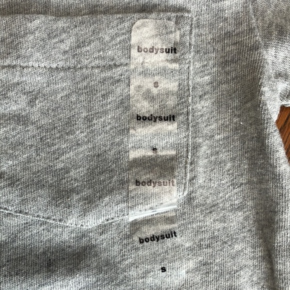 Baby Gap Onesie, gray, 3-6 months, 100% cotton. Short sleeve. New w/8.00 tag. - Picture 3 of 5